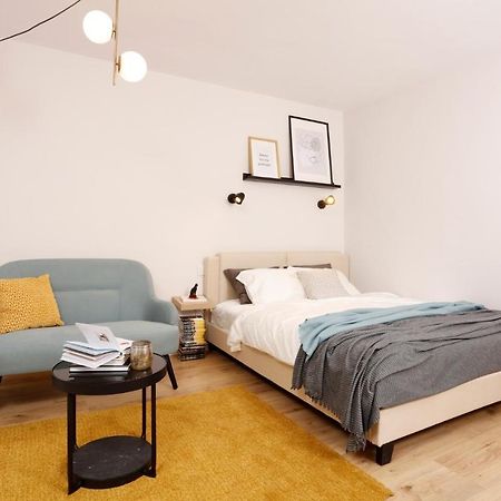 Brand New Lovely Studio Near Metro Station Bucarest Exterior foto