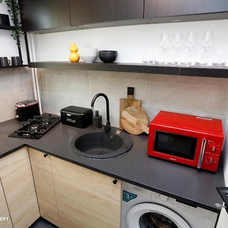 Brand New Lovely Studio Near Metro Station Bucarest Exterior foto
