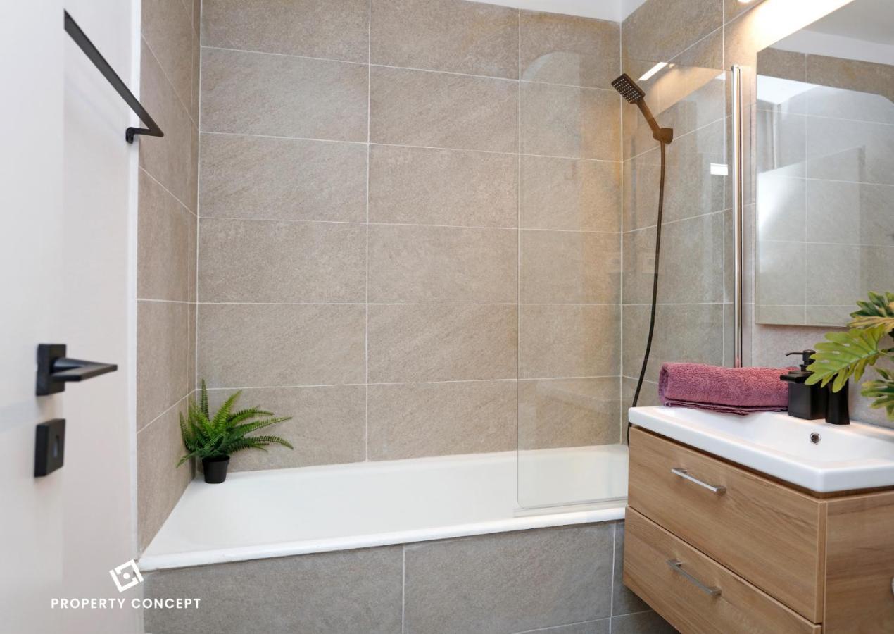 Brand New Lovely Studio Near Metro Station Bucarest Exterior foto